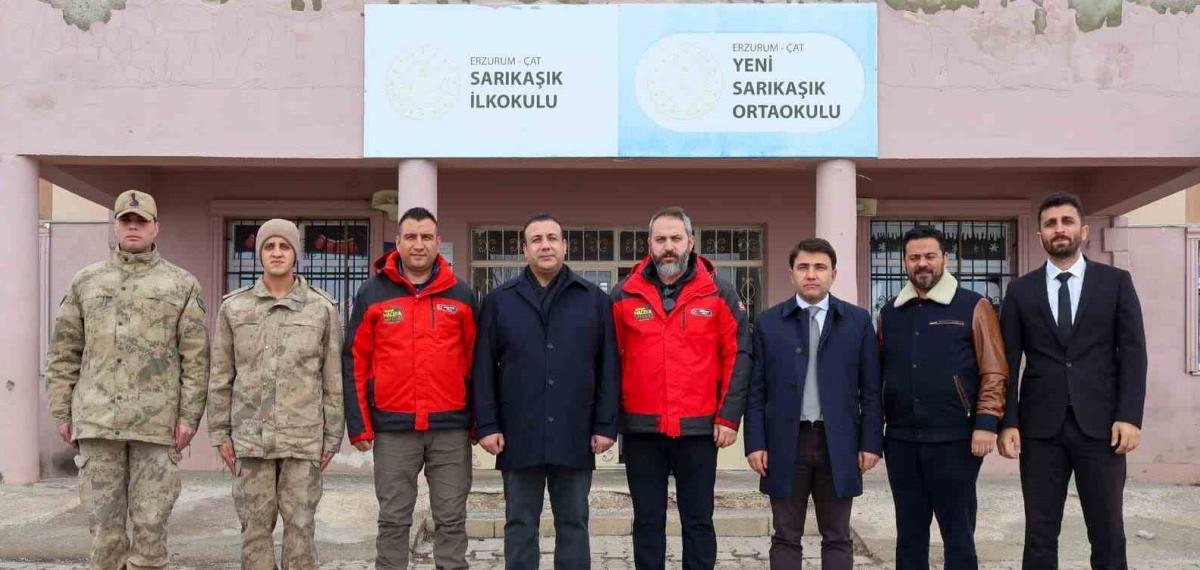 “Minik Eller Üşümesin” Diye Yola Çıktılar