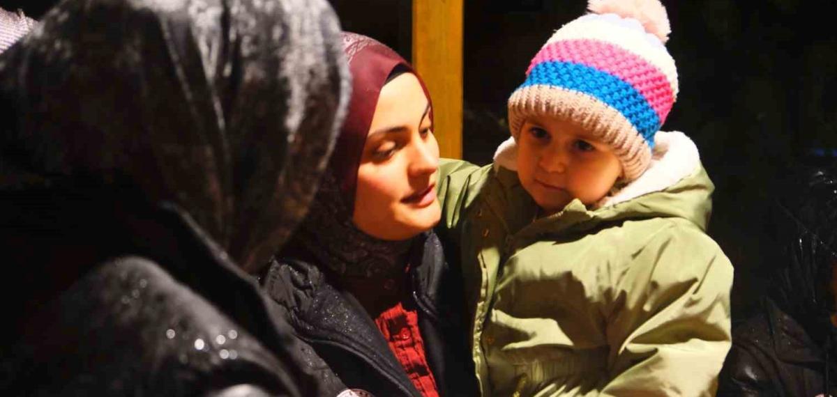 Minik Hümeyra’ya Umut Olmak İçin Evinin Önünde Sürpriz Yaptılar