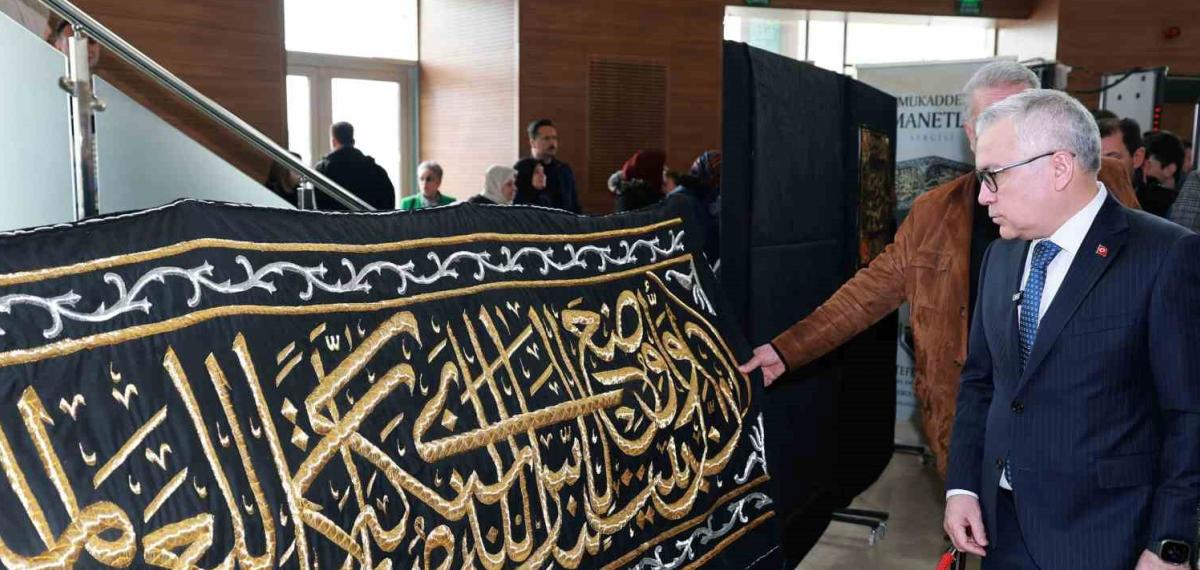 Mukaddes Emanetler Sergisi Sivas’ta Ziyarete Açıldı