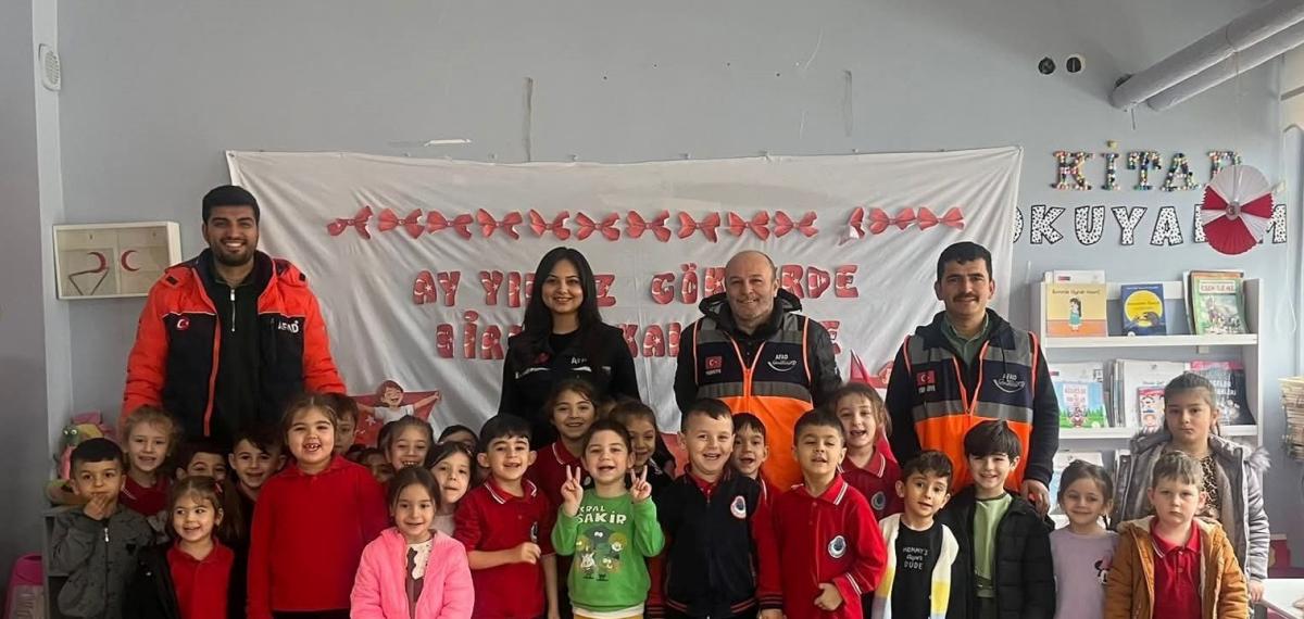 Öğrencilerden Gazze’ye Anlamlı Okullarda Afet ve Yangın Farkındalık Eğitimi Verildi