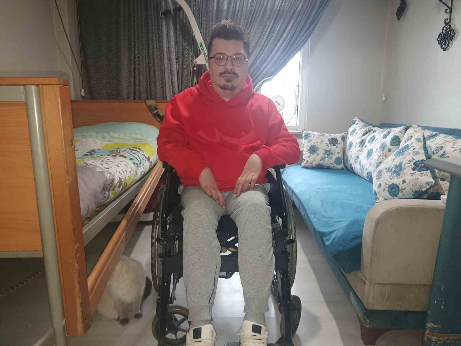 Omurilik Felci Geçiren “Stikman” Lakaplı Günal Şen, Elon Musk’un Tedavisiyle Tekrar Yürümek İstiyor