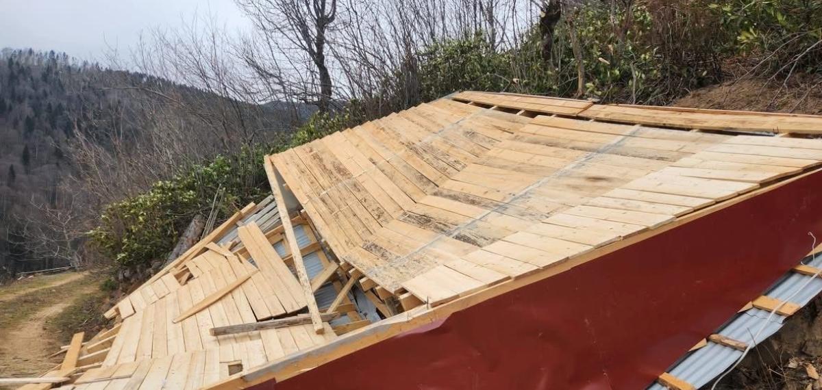 Ordu’da Fırtına: Evlerin Çatıları Uçtu