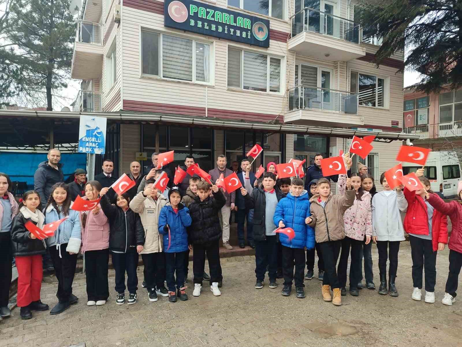 Pazarlar’da “Bayrağa Saygı Koşusu” Düzenlendi