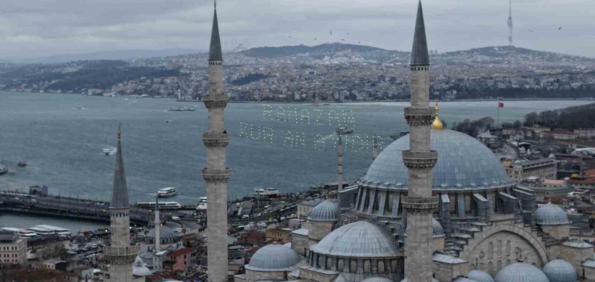 Ramazan-I Şerif’in Müjdecisi Mahyalar İstanbul’u Süslemeye Başladı