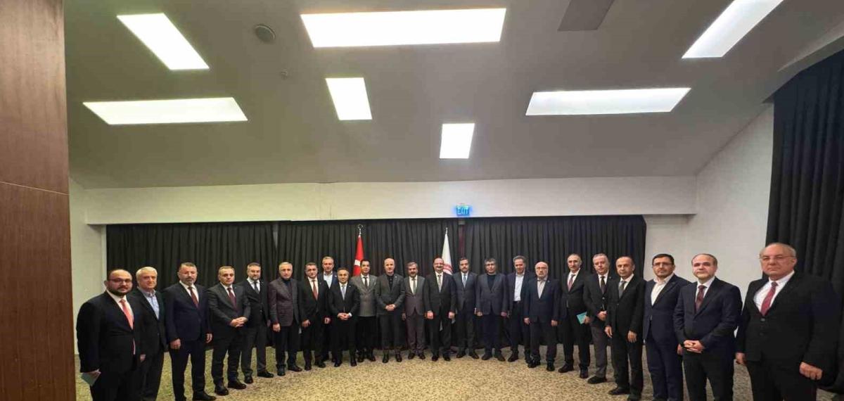 Rektör Karamustafa Anadolu Üniversiteler Birliği İstişare Toplantısı’na Katıldı