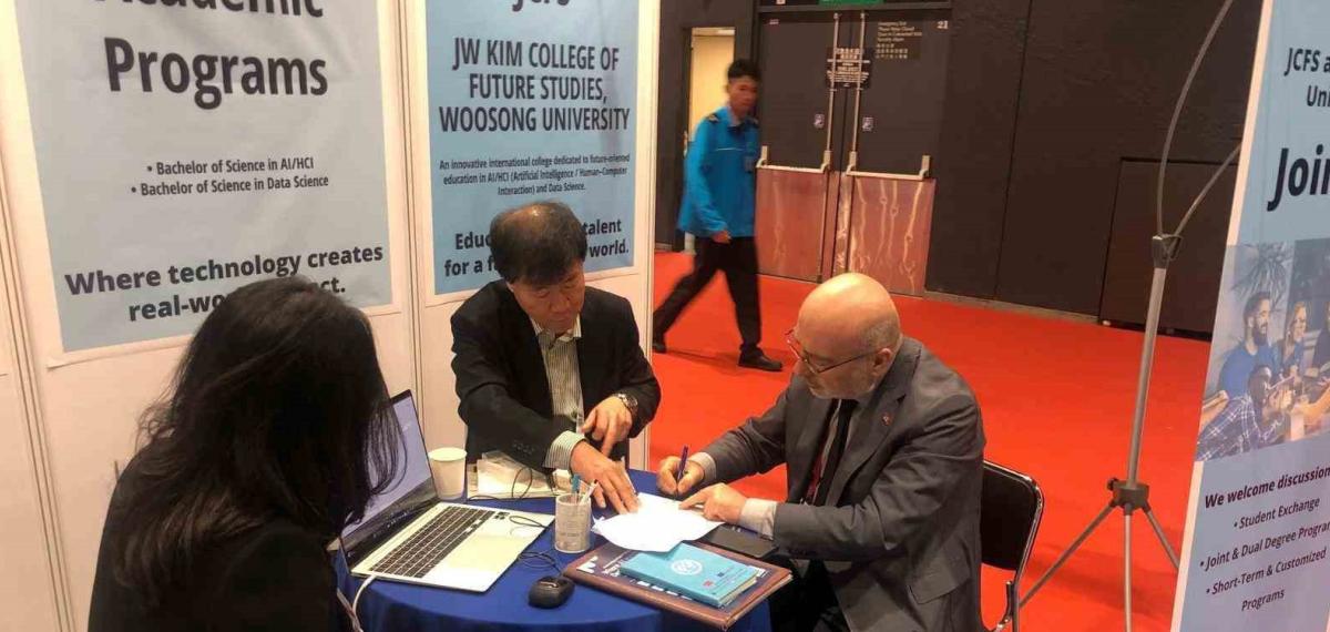 Rektör Karamustafa, Hong Kong’da Apaıe Uluslararası Etkinliği’ne Katıldı