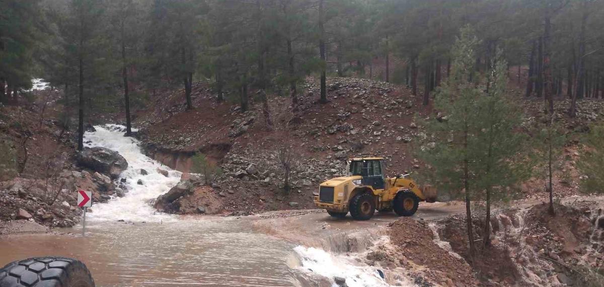Sel, Heyelan ve Kar Yağışına Karşı Yoğun Mücadele
