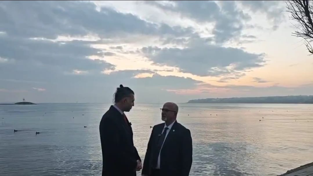 TRT Eski Spikeri Sırrı Er Sordu, Liberal Parti Lideri Zübeyir Gülabi: “Konuştuğunuz İçin Polis Kapınıza Gelmeyecek Bir Türkiye İnşa Edeceğiz”