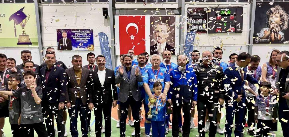 Sivrihisar’da ’Kurumlar Arası Voleybol Turnuvası’ Yapıldı