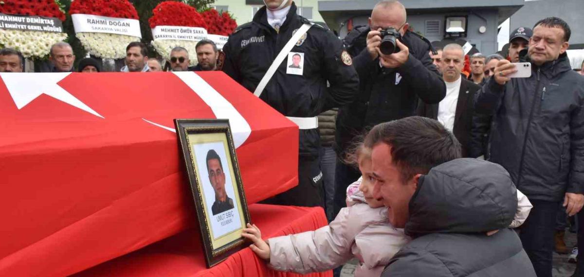 Son Veda Yürek Yaktı: Küçük Kız Babasını Tebessümle Uğurladı