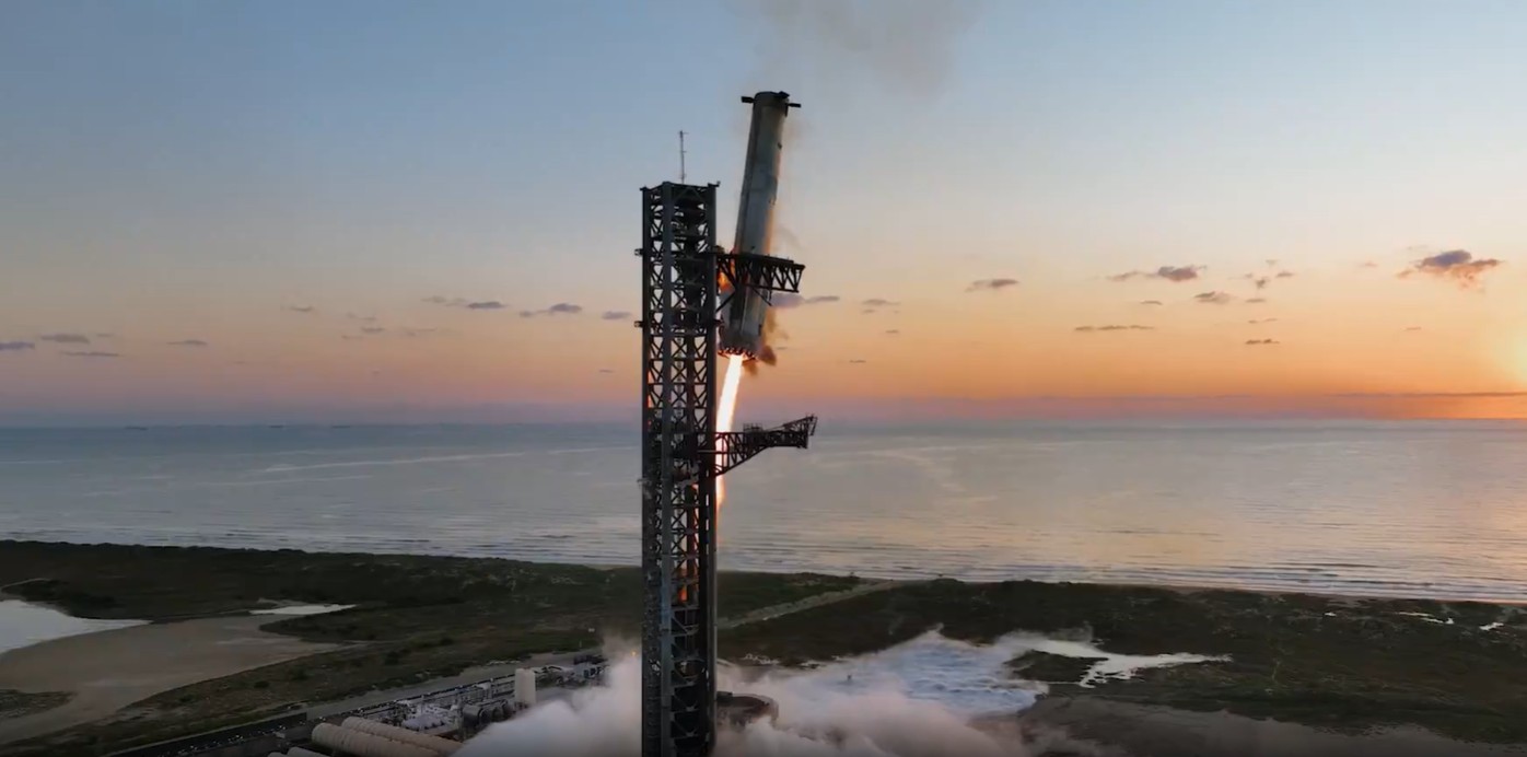 Elon Musk Açıkladı: SpaceX’in Önceliği Mars Değil, Ay’da Şehir Kurmak