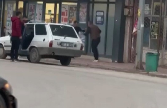 Tartıştığı Kişiyi Ayağından Vurdu