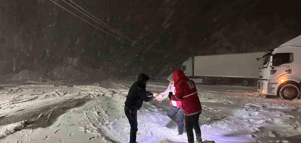 Tokat’ta Kar Yağışı Ulaşımı Aksattı