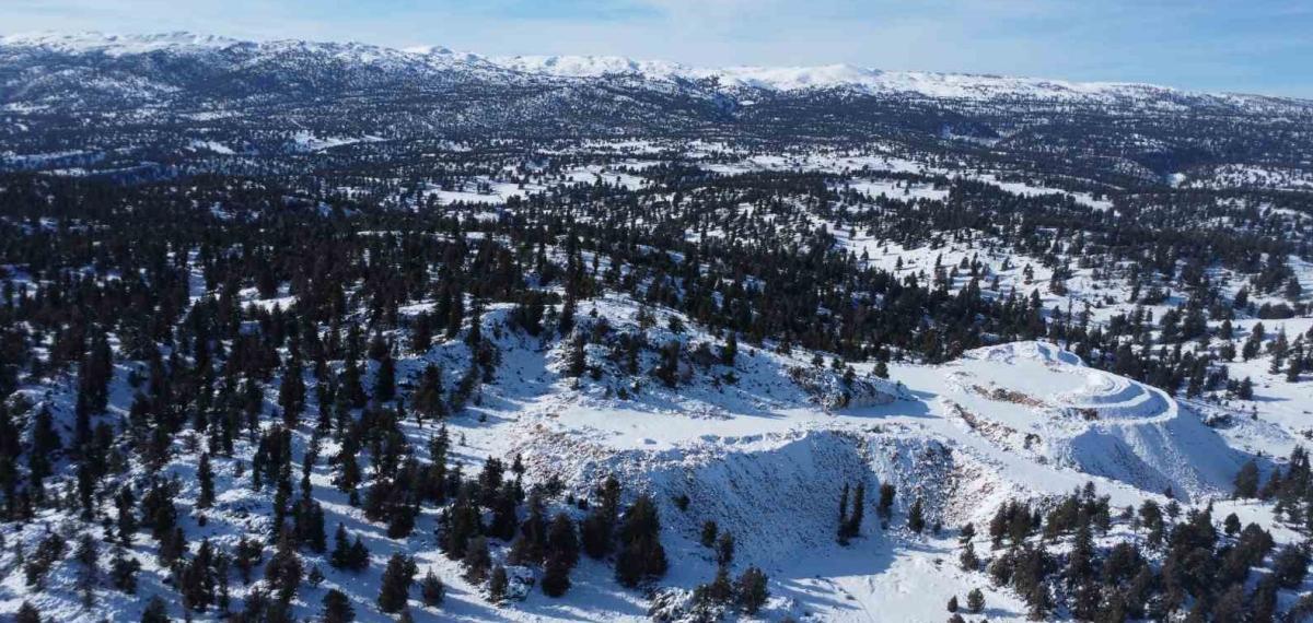 Toroslar’da Kar Güzelliği: Çocuğu da Yaşlısı da Doyasıya Eğlendi