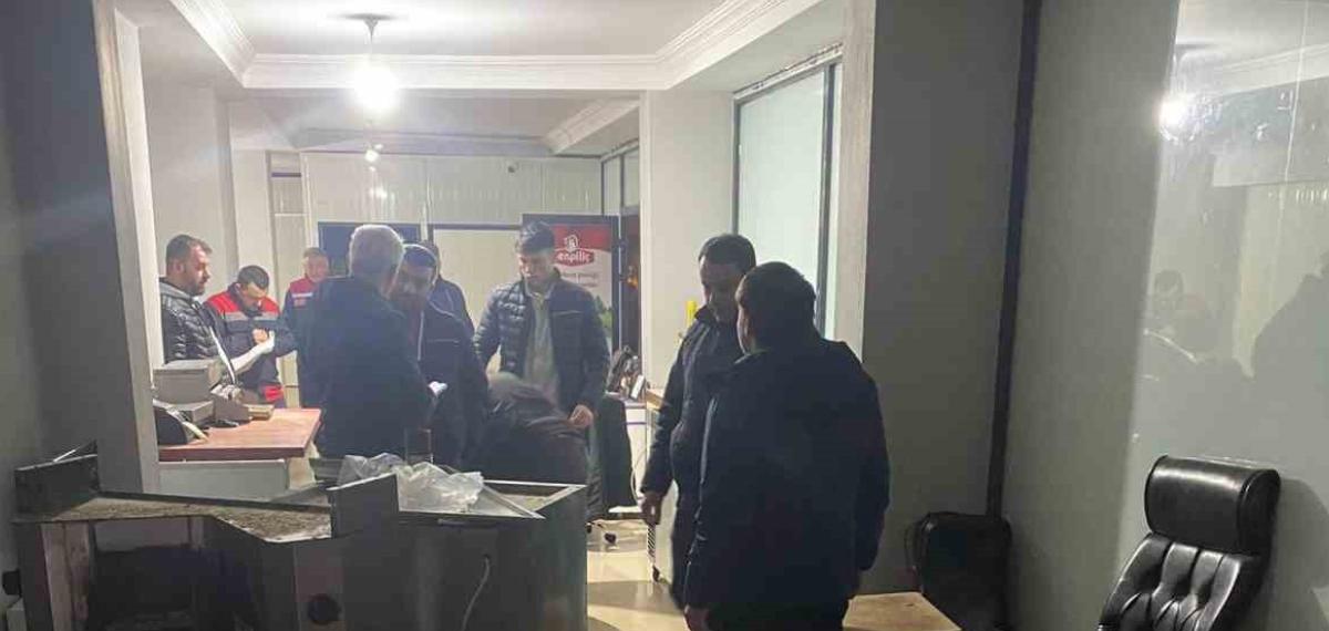 Trabzon’da Tavuk Eti Deposundaki Bozuk Ürün Ele Geçirildi