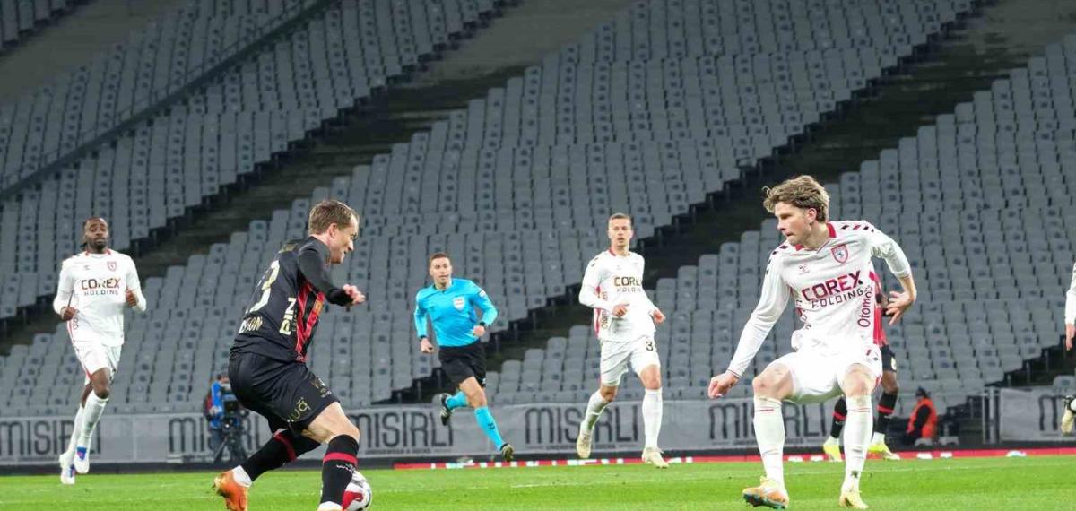 Trendyol Süper Lig: Fatih Karagümrük: 0 – Samsunspor: 0 (İlk Yarı)