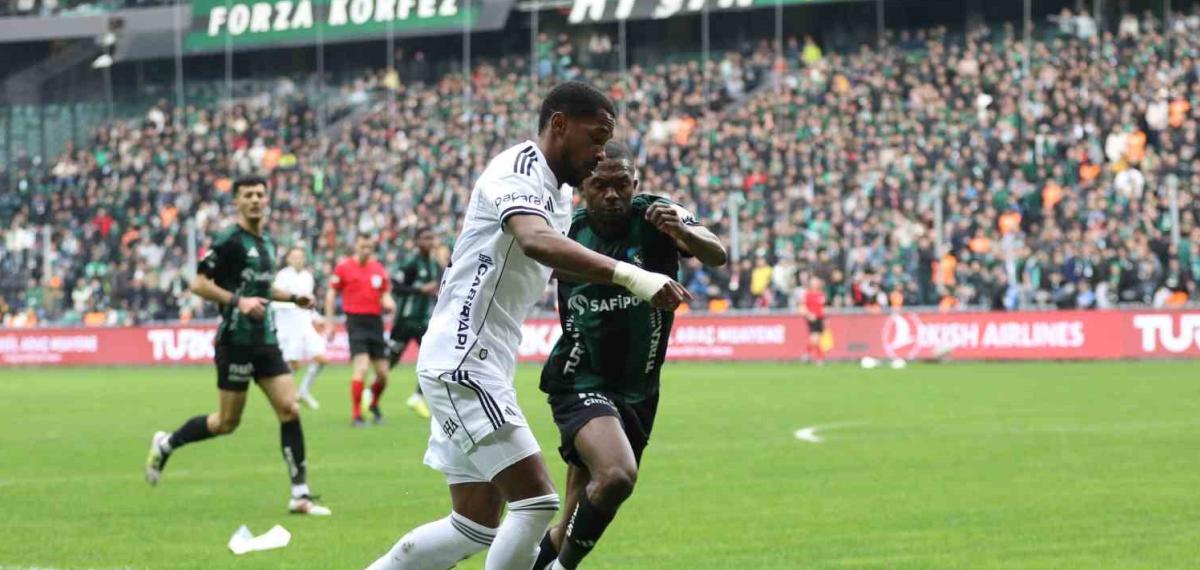 Trendyol Süper Lig: Kocaelispor: 0 – Beşiktaş: 0 (İlk Yarı)