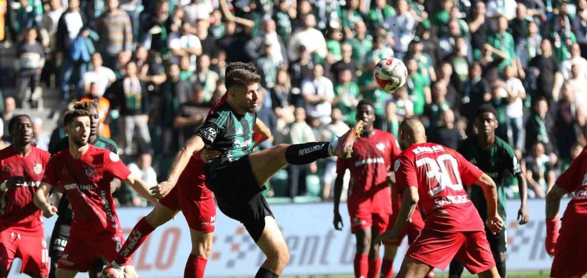 Trendyol Süper Lig: Kocaelispor: 1 – Gaziantep Fk: 0 (İlk Yarı)
