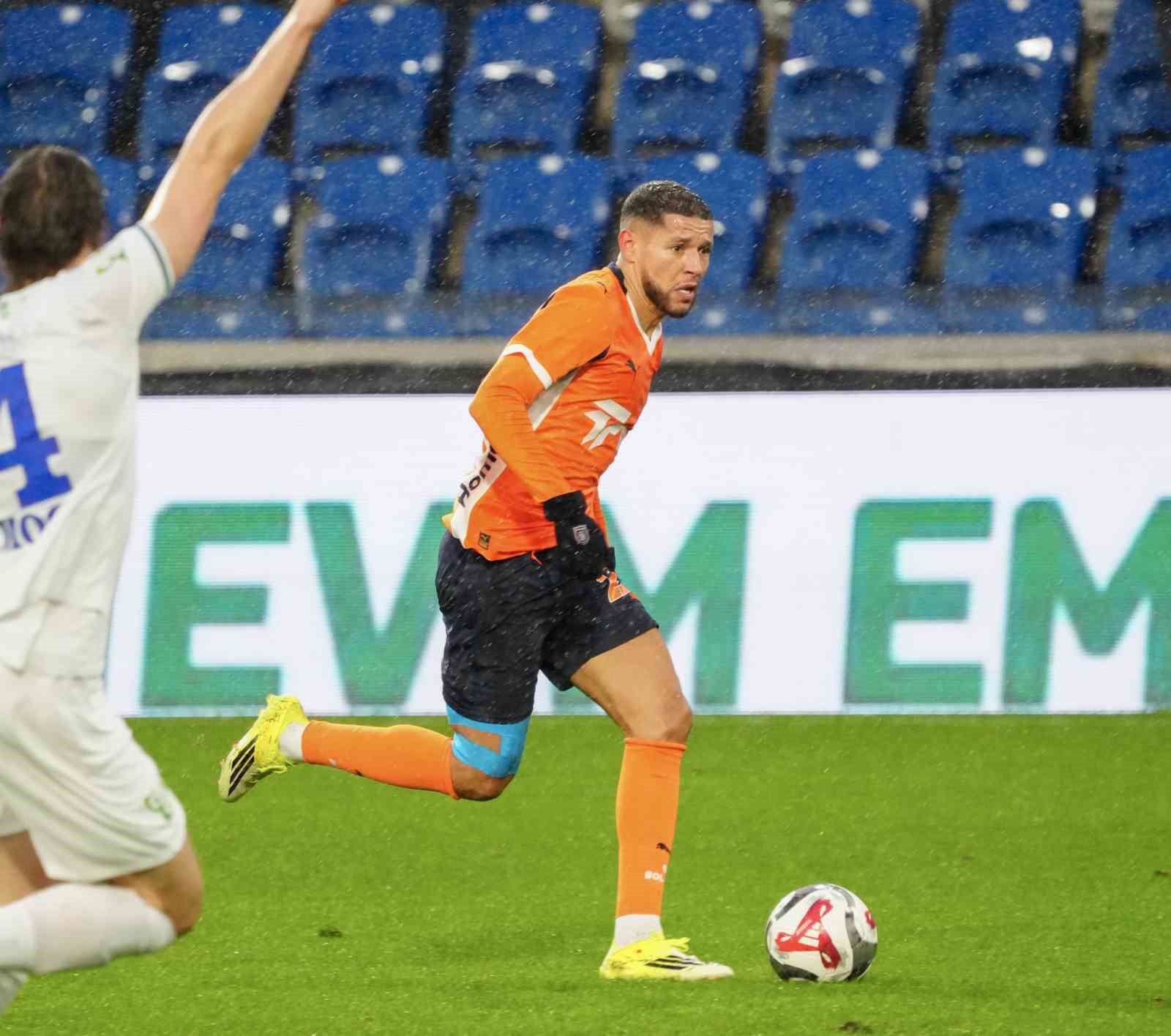 Trendyol Süper Lig: Rams Başakşehir: 1 – Çaykur Rizespor: 1 (İlk Yarı)