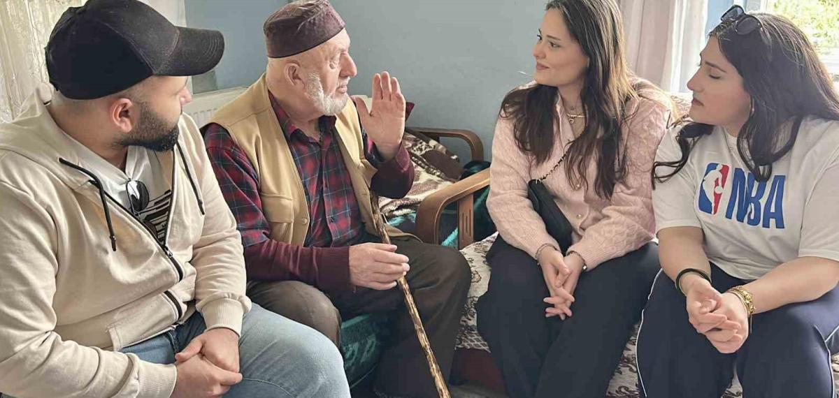 Üniversite Öğrencilerinden Yaşlı Çifte Sürpriz