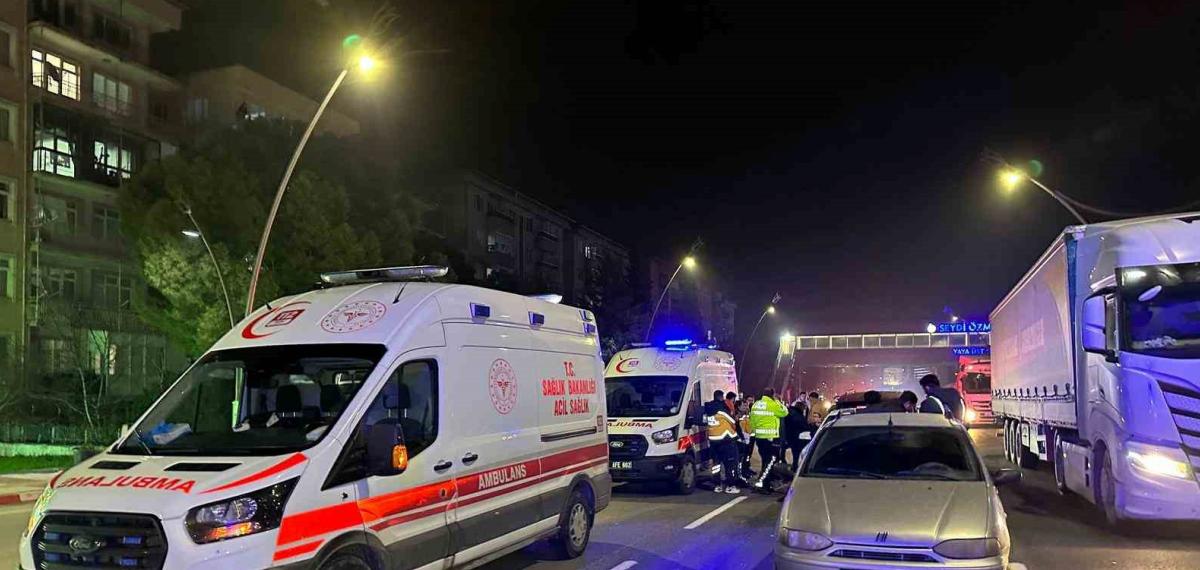 Uşak’ta 4 Araçlı Zincirleme Kazada 6 Kişi Yaralandı