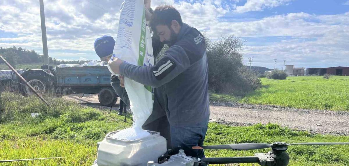 Yağmurdan Çamura Dönen Tarlalarda Çiftçi Çözümü Dronda Buldu