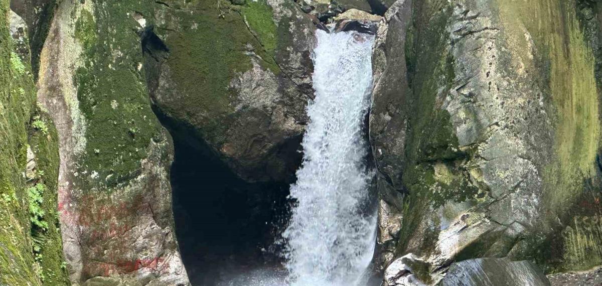 Yazın Kurumak Üzereydi, Uludağ’ın Karlarıyla Yeniden Coştu