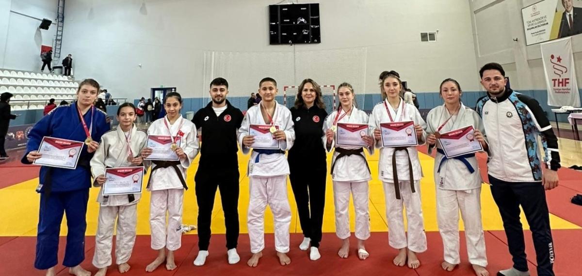 Yıldızlar Judo Grup Müsabakalarında Büyük Başarı
