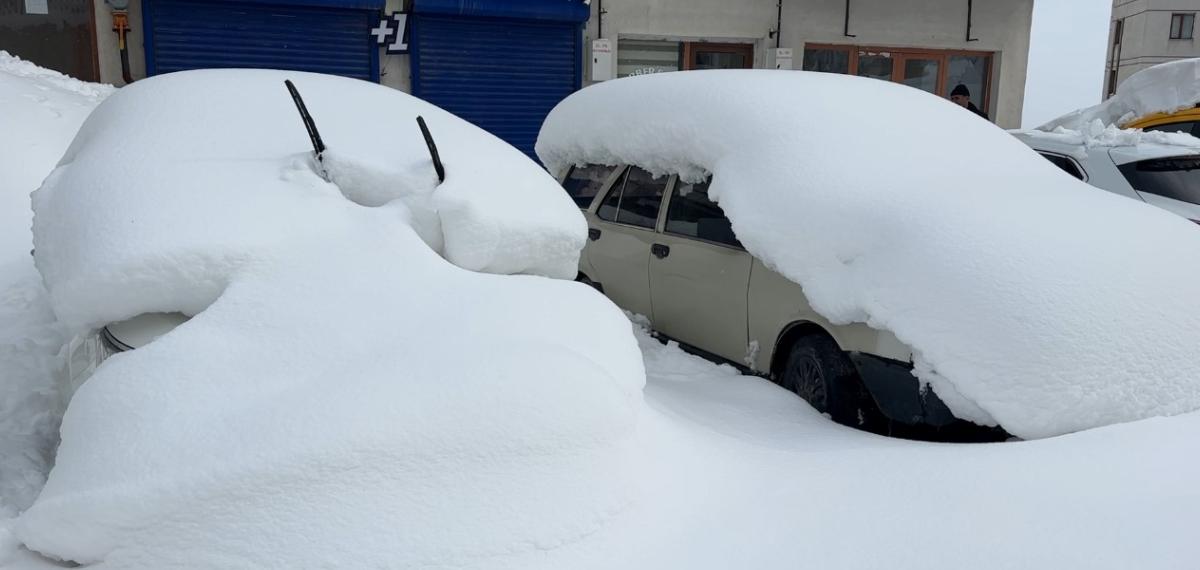 Yüksekova Kara Gömüldü