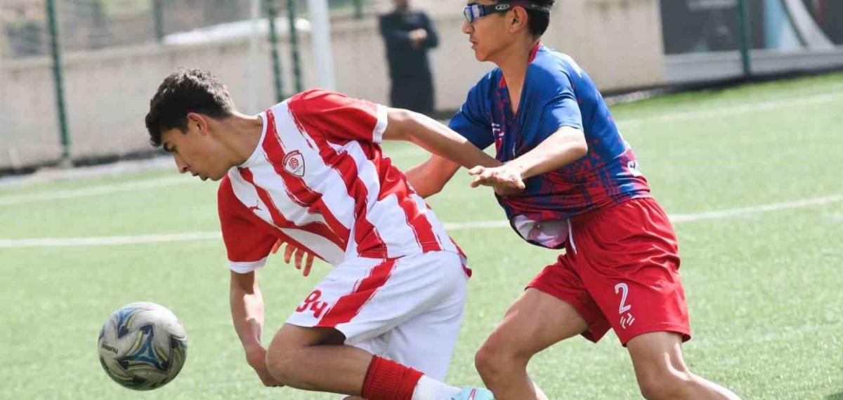 Yunusemre’nin U16’ları Türkiye Şampiyonası’na Katılmaya Hak Kazandı