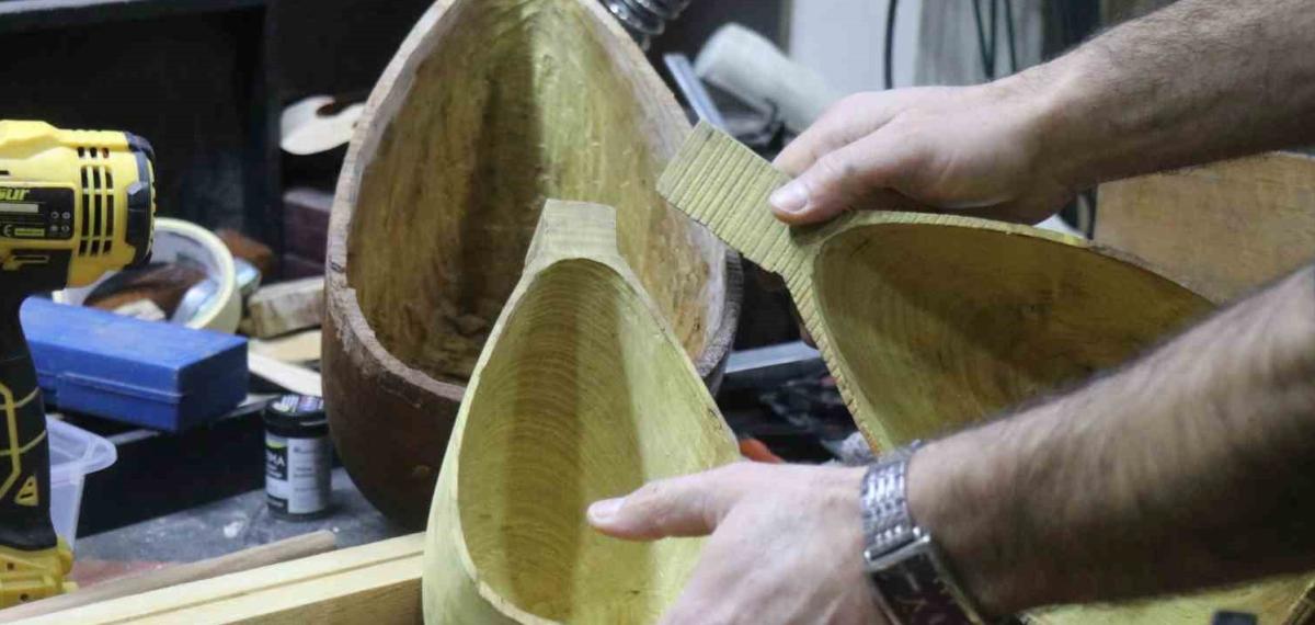 15 Yaşında Bir Tahta Parçasıyla Başladığı Mesleğinde 34 Yıldır Notalara Şekil Veriyor