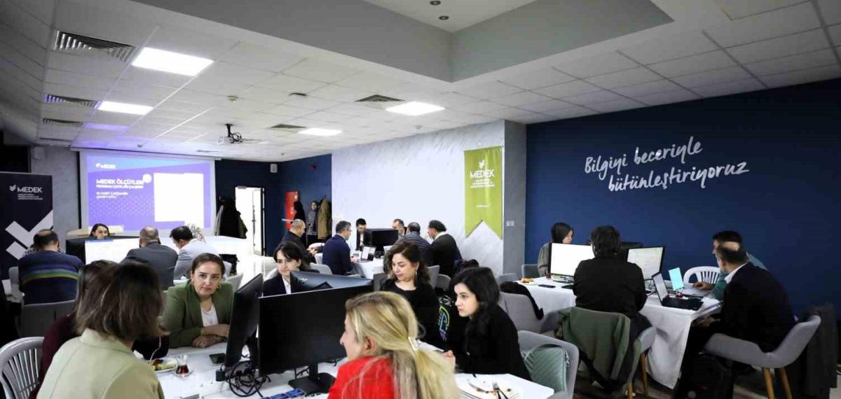 42 Uzman Ön Lisansın Geleceği İçin Buluştu
