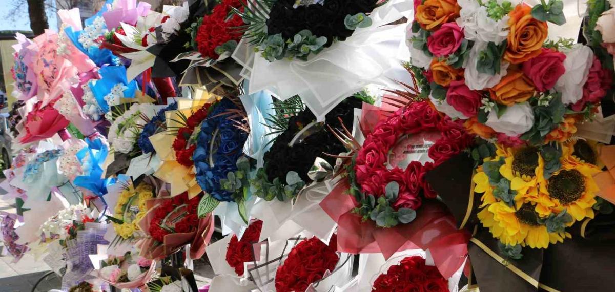 8 Mart Öncesi Çiçekçilerde Yoğun Hazırlık
