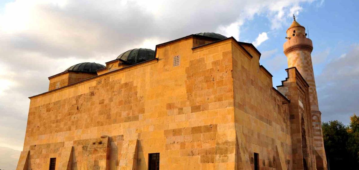 800 Yıllık Selçuklu Camisi Meraklılarını Bekliyor