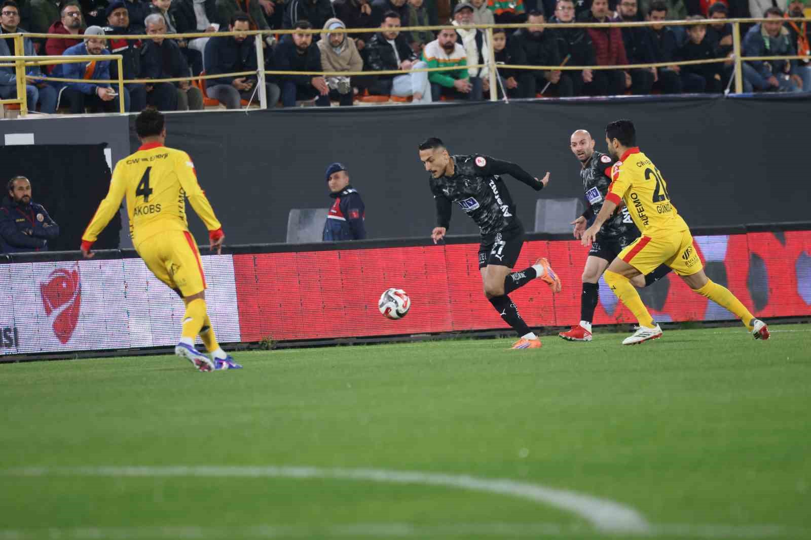 Ziraat Türkiye Kupası: Corendon Alanyaspor: 1 – Galatasaray: 2 (Maç Sonucu)