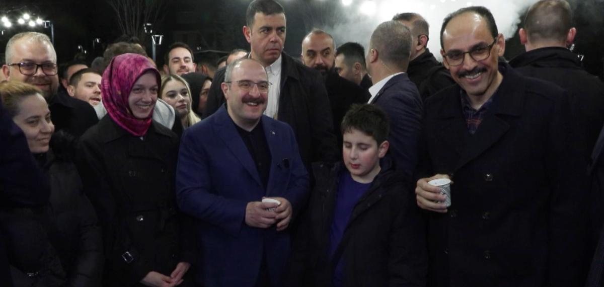 Ak Parti Bursa Milletvekili Varank ve MİT Başkanı Kalın, Sahurda Vatandaşlarla Bir Araya Geldi