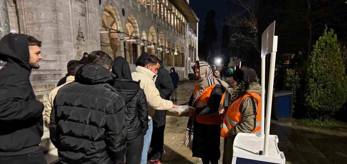 Ak Parti İstanbul’dan 39 İlçenin 961 Mahallesinde Lokum İkramı