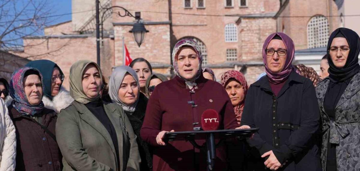 Ak Parti Kadın Kolları’nın 300 Bini Aşkın Hatminin Duası Ayasofya’da Yapıldı