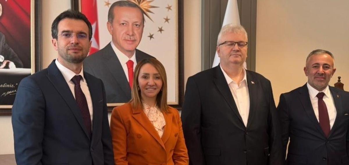 Ak Partili Belediye Başkanları İlçelerin Talepleri Bakanlıklara Taşıdı