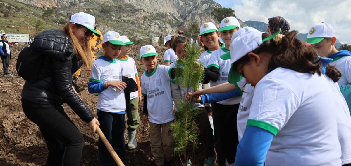 Akyaka’da Yanan Alan Fidanlarla Yeşeriyor