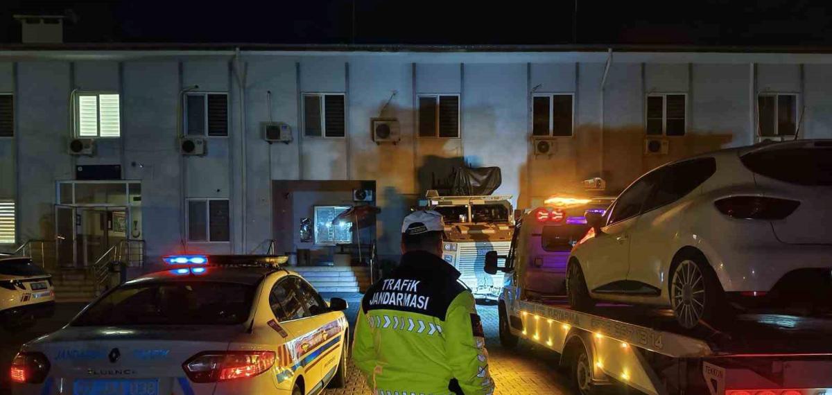 Alanya’da Trafiği Engelleyen Sürücüye 180 Bin TL, Cep Telefonuyla Oynayan Şoföre 5 Bin TL Ceza