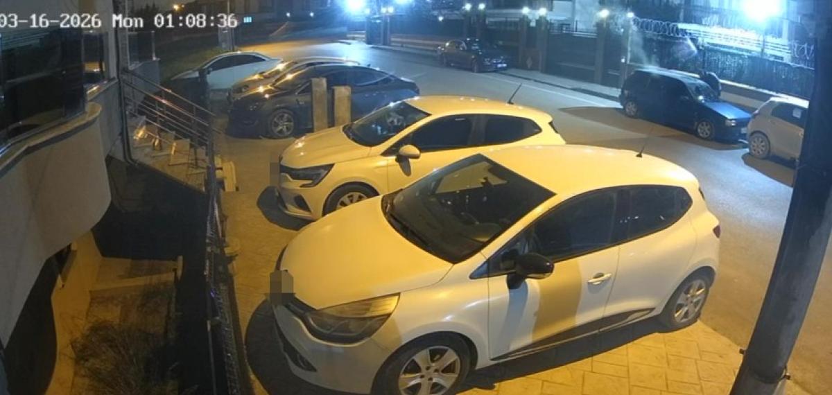 Alevlere Teslim Olan Otomobil Dakikalarca Böyle Yandı