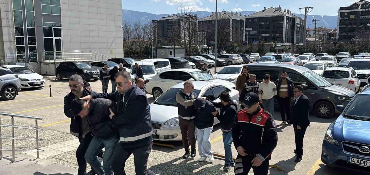 Alkollü Mekanı Kurşunlayan 4 Şüpheliden 2’si Tutuklandı