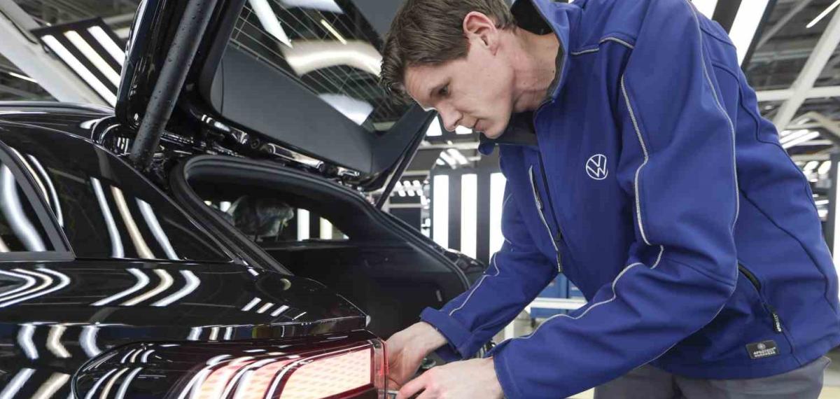 Alman Otomotiv Sektöründe Kriz: Volkswagen 50 Bin Kişiyi İşten Çıkaracak