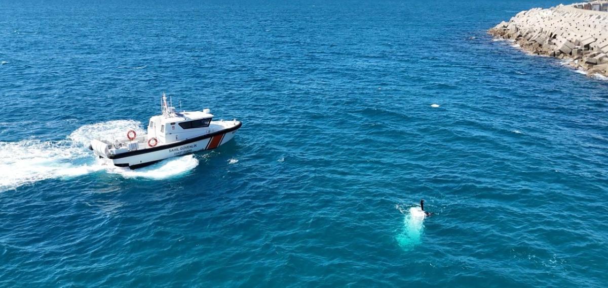 Antalya’da Balıkçı Teknesi Battı: 3 Kişi Son Anda Denize Atlayarak Kurtuldu