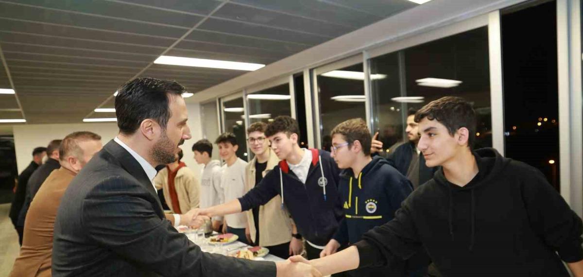 Arnavutköy’de Ramazan Coşkusuna Ak Parti İstanbul İl Başkanı Abdullah Özdemir Eşlik Etti