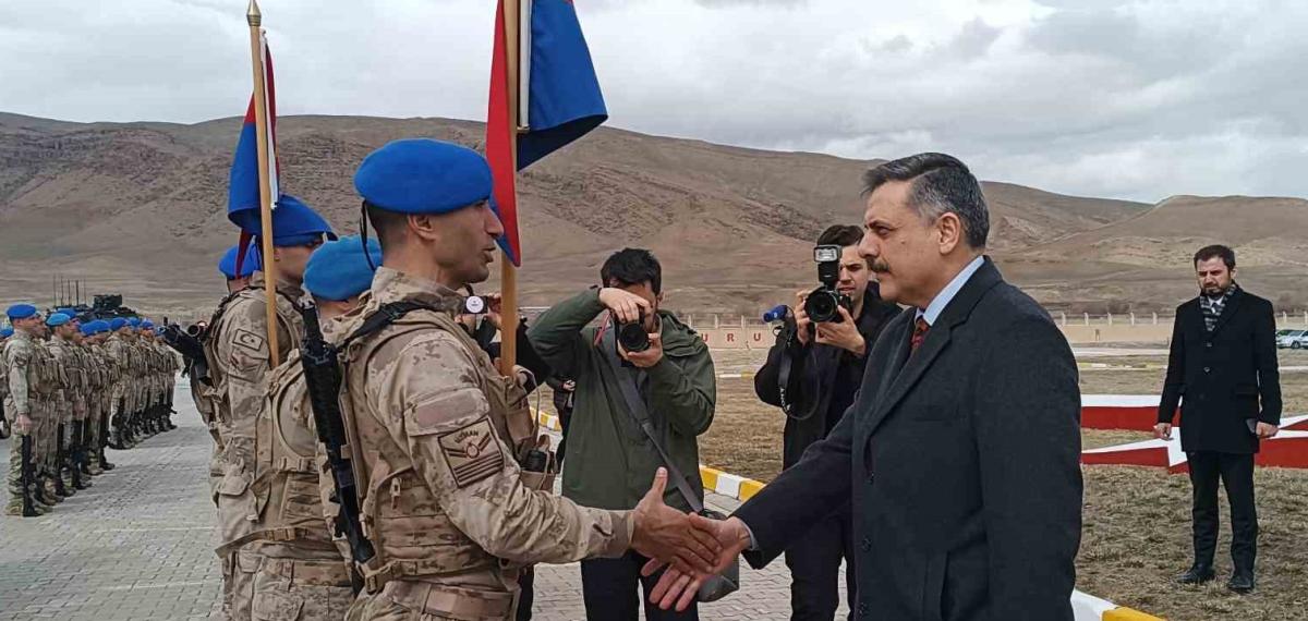 Bakan Çiftçi, Asker ve Vatandaşlarla Bayramlaştı