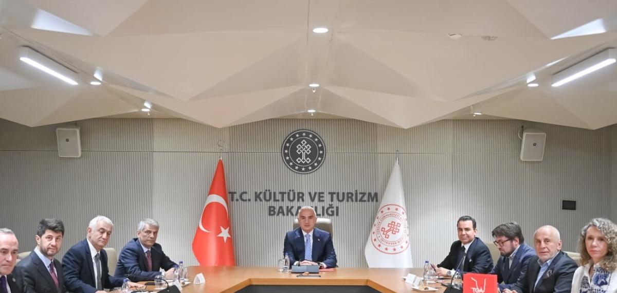 Bakan Ersoy’dan 2026 Turizmi İçin Kritik Toplantı