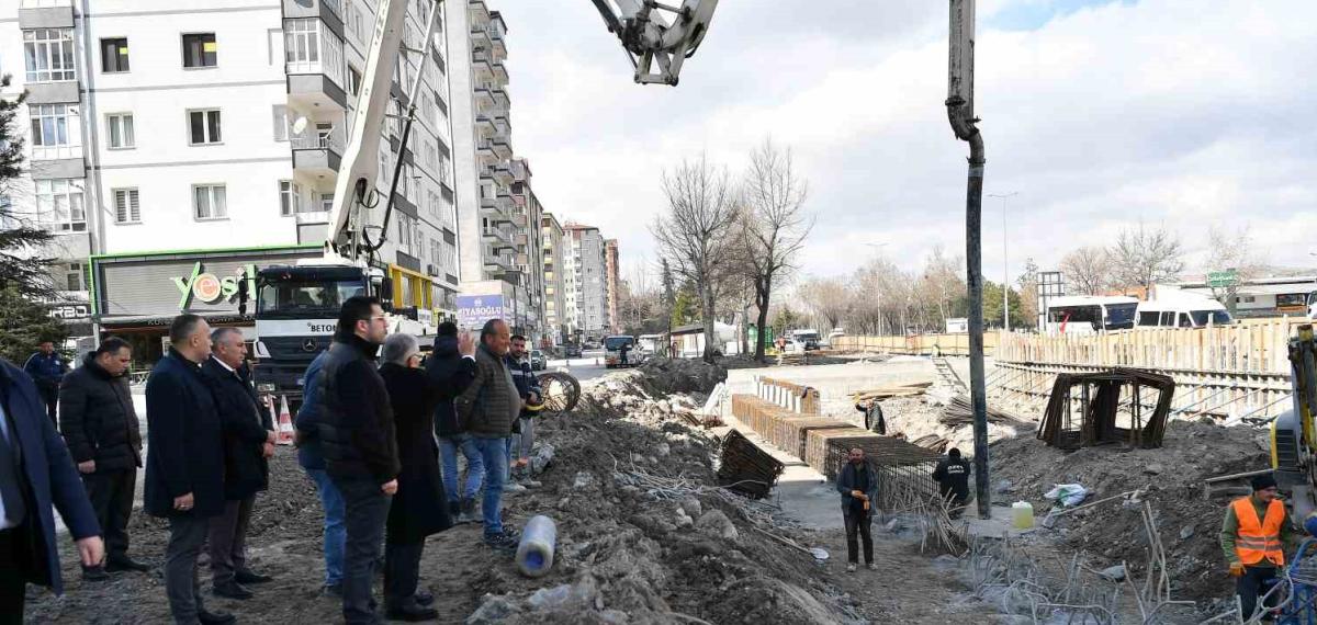 Başkan Büyükkılıç, 300 Milyon TL’lik Katlı Kavşak Projesini Yerinde İnceledi