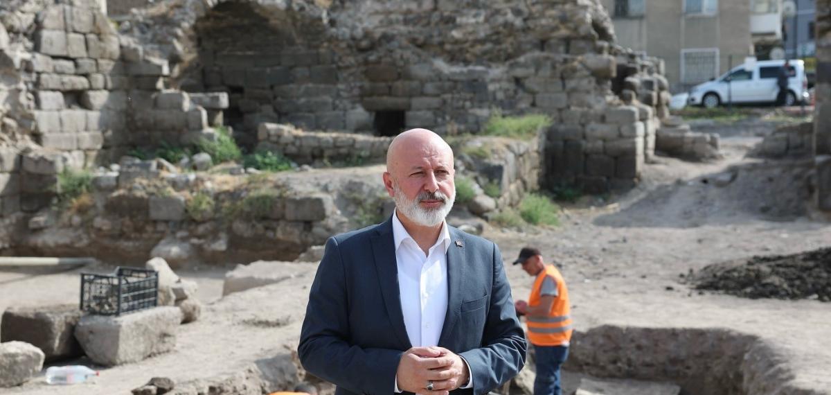 Başkan Çolakbayrakdar: “Şehrimizin İlk Medresesi, Şehir Akademisi Kimliğiyle Yeniden Hayat Bulacak”